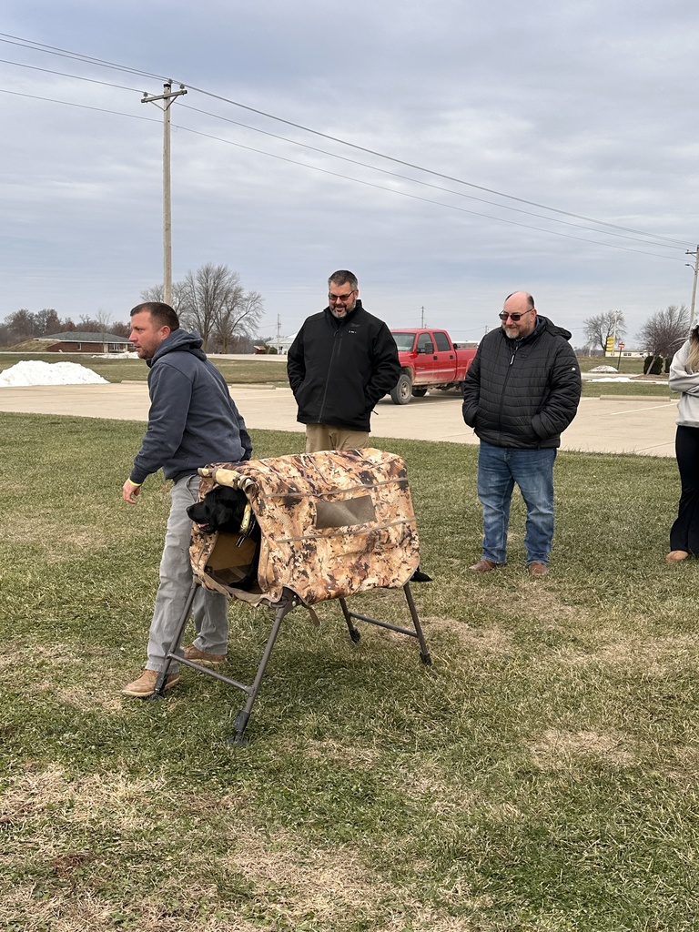 In Mr. Atkinson's History of Sports class, students have been learning about the history of hunting. Students have studied how hunting began, camouflage, weapons, conservation, and habitat-building practices. Today, they were blessed with Bob Curtis, who demonstrated duck-hunting techniques and lectured on waterfowl practices. Aaryn Knipfel also brought his exceptional hunting dog, Dixon, to show how dogs help with bird hunting! It was fantastic!! Thank you to Bob Curtis and Aaryn Knipfel for a phenomenal class!