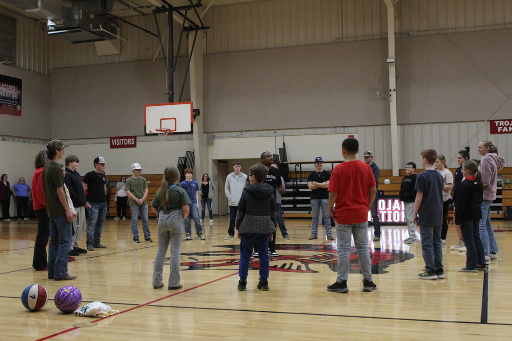  Former Harlem Globetrotter Buffy Coleman visited last week and thrilled our students with amazing ball-handling tricks and infectious energy. Buffy also shared powerful messages about persistence, teamwork, and following your dreams. 