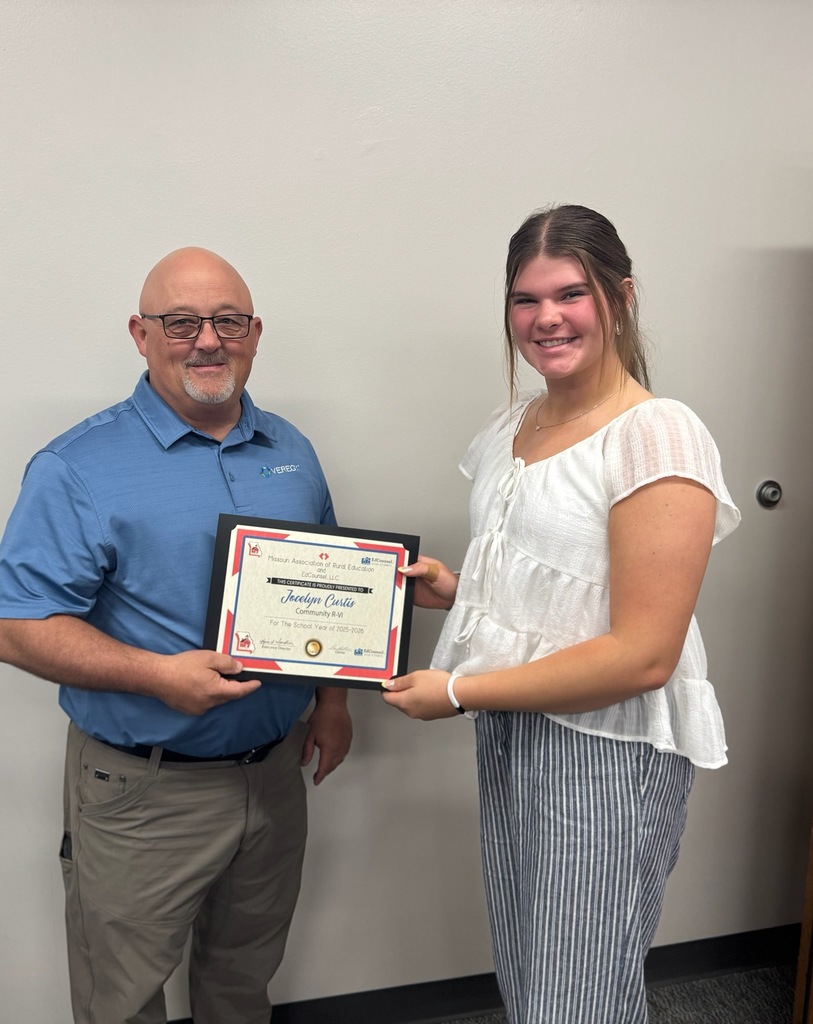 Congratulations, Jocelyn! Today, she was presented with the Missouri Association of Rural Education (M.A.R.E.) scholarship during the ECAA superintendent's meeting. Jocelyn is planning to pursue a career in education and will attend Missouri Valley while playing softball next year.  Jocelyn holds the MARE scholarship award.
