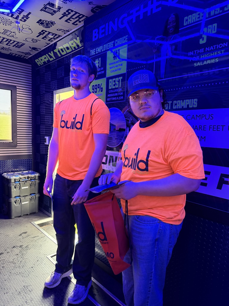 Last Wednesday, many of our juniors and seniors traveled to Macon, Missouri, for Build My Future as part of our rootEd initiative. Students met with trade experts, explored many skilled positions, and left with new knowledge—and new connections! 