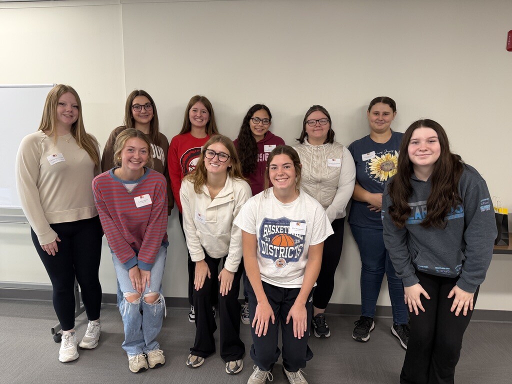 Future nurses in the making! Thanks to rootEd, students joined Mrs. Larson for an immersive nursing experience at Stephens College, where they checked vitals, used a stethoscope on high-tech patient simulators, and learned from real nursing students. A big thank you to Stephens College and Boone Health for hosting us!