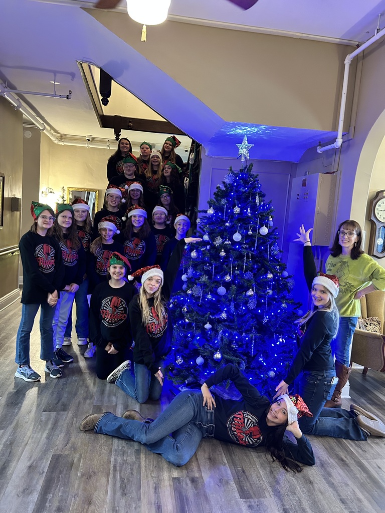 Middle school choir students performed for the residents of the King’s Daughters Home and Mexico Veterans Home yesterday. They sounded wonderful and everyone enjoyed their visit.