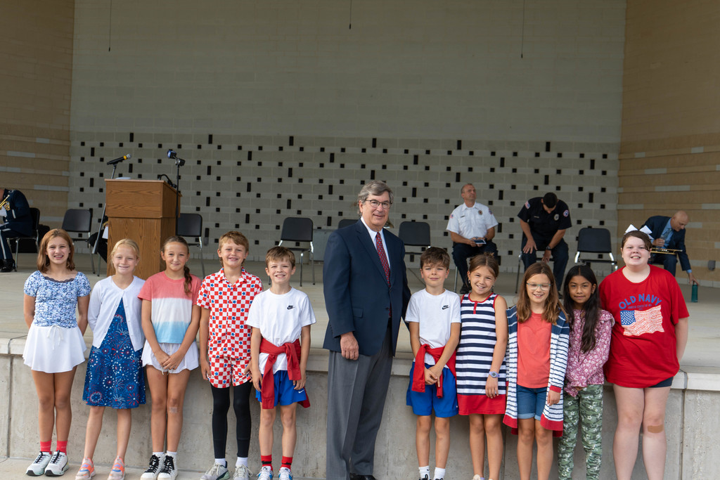 Wheaton Mayor with Longfellow students