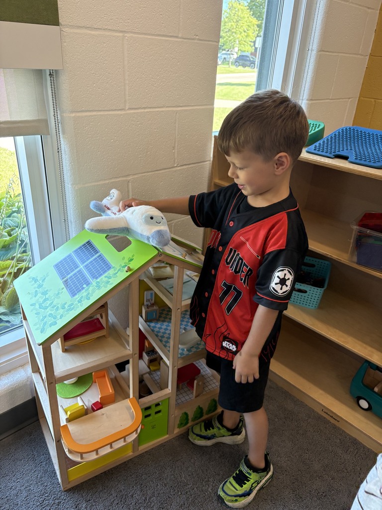 Jefferson the Jet SOARs at school