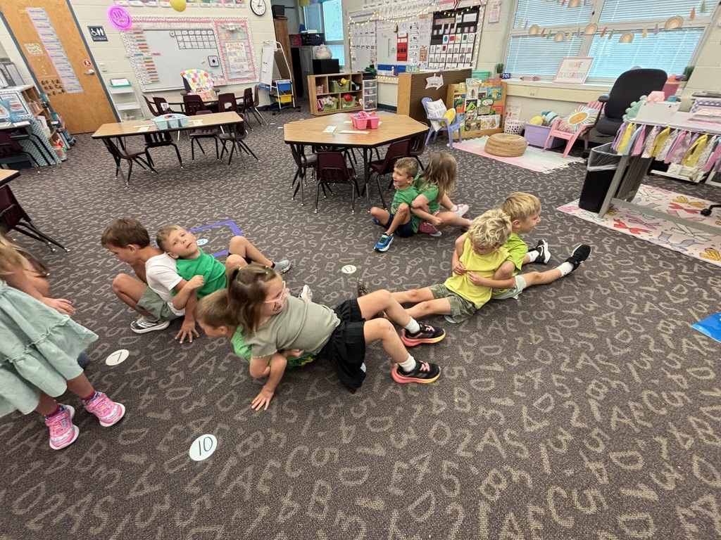 Kids working together 
