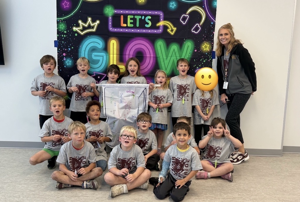 Glow run photo of class