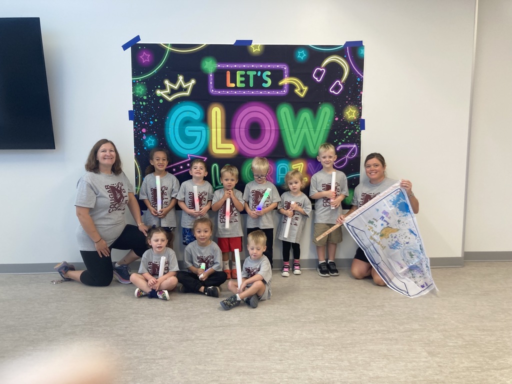 Glow run photo of class