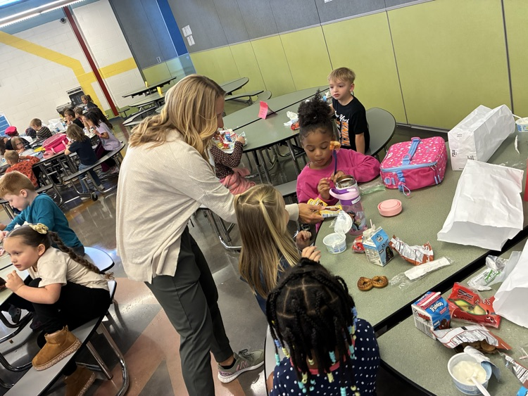 students eating ice cream