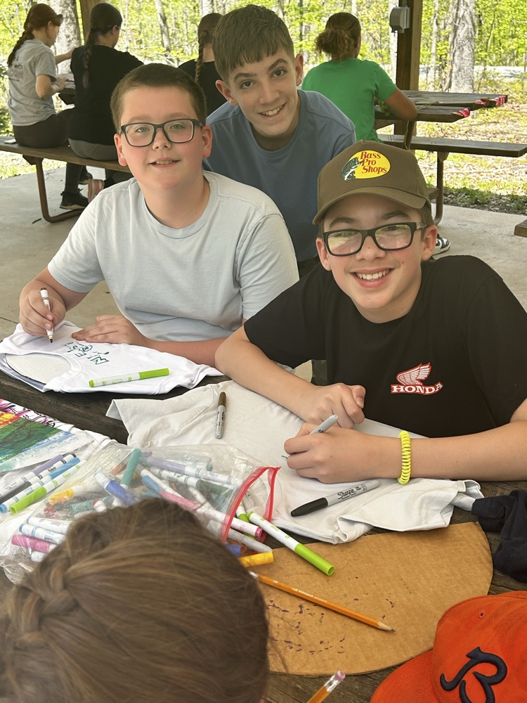 students working on T-Shirt