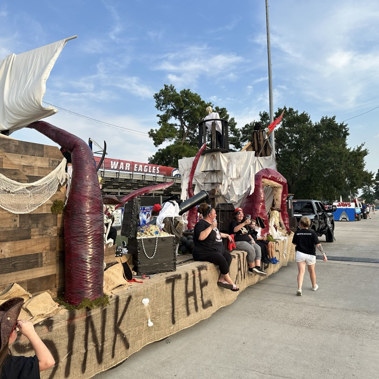 parade 8