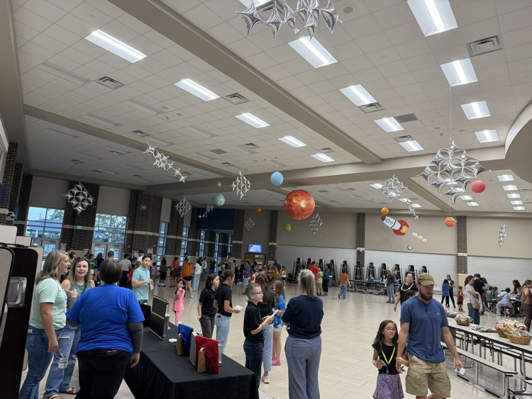 PTO did great with the decorations!