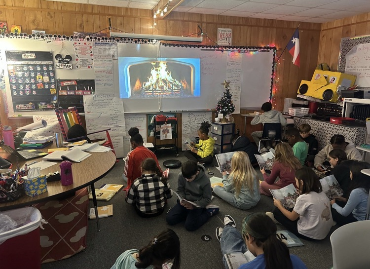 4th graders reading about the American Revolution