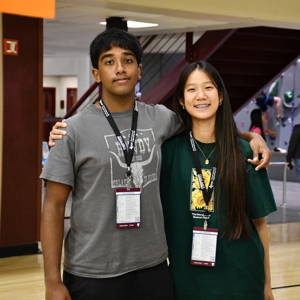 This weekend Joyce Ma and Yash Bhoda competed at the Texas Science and Engineering Fair in College Station. Joyce and Yash earned 3rd place in Animal Sciences! Congratulations! 🎉❤️💚🔬👩‍🔬🔭