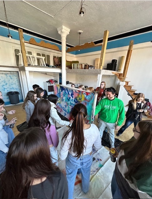 From world-class museums to the vibrant city streets, the TWHS advanced Art students had an enriching experience in New York City. The sheer amount of art and culture we absorbed was incredible. While photos can't truly do justice to this unique trip, here is a glimpse into our journey. 🗽🖼️