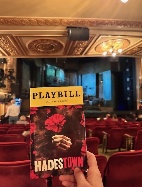 From world-class museums to the vibrant city streets, the TWHS advanced Art students had an enriching experience in New York City. The sheer amount of art and culture we absorbed was incredible. While photos can't truly do justice to this unique trip, here is a glimpse into our journey. 🗽🖼️