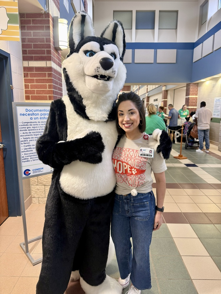 Early Childhood Fair meeting some of our future Hope Huskies! 🐾❤️