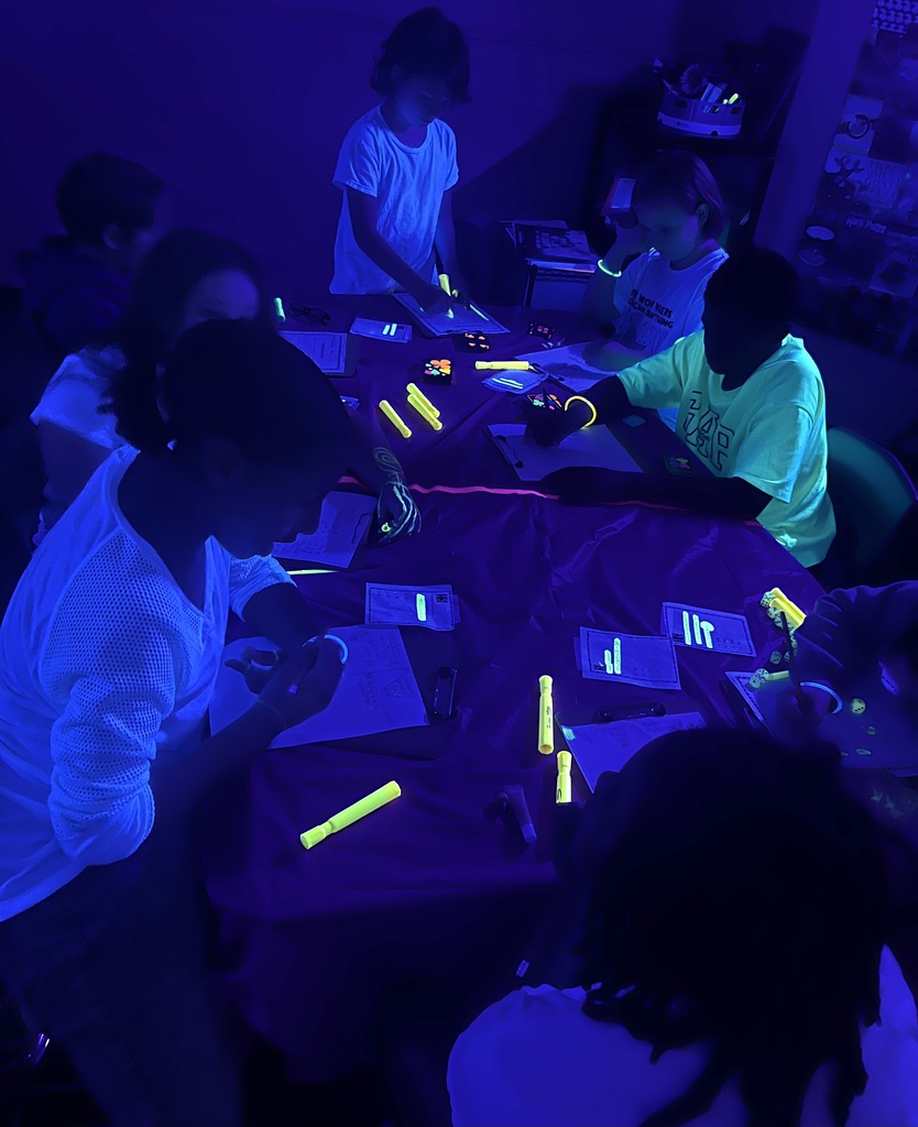 Students participate in the GLOW review