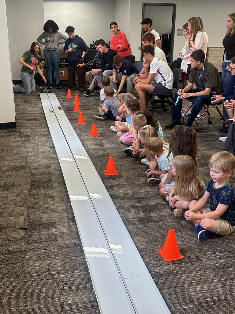 Mrs. Amedee's engineering students shared their talent for building aerodynamic cars with the Lil' Landers today! The preschoolers loved watching some fun races! 
