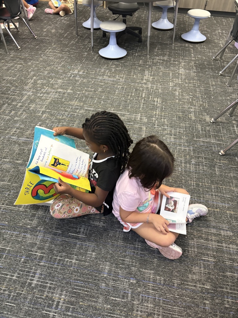 Kinder students reading