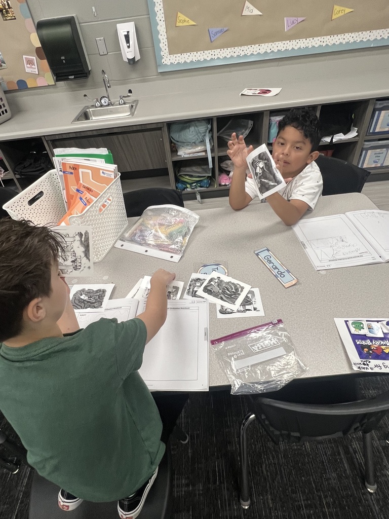 2nd Graders retelling a story