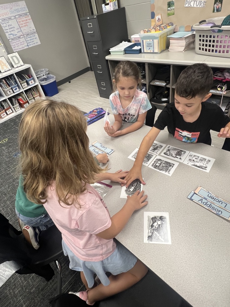 2nd Graders retelling a story
