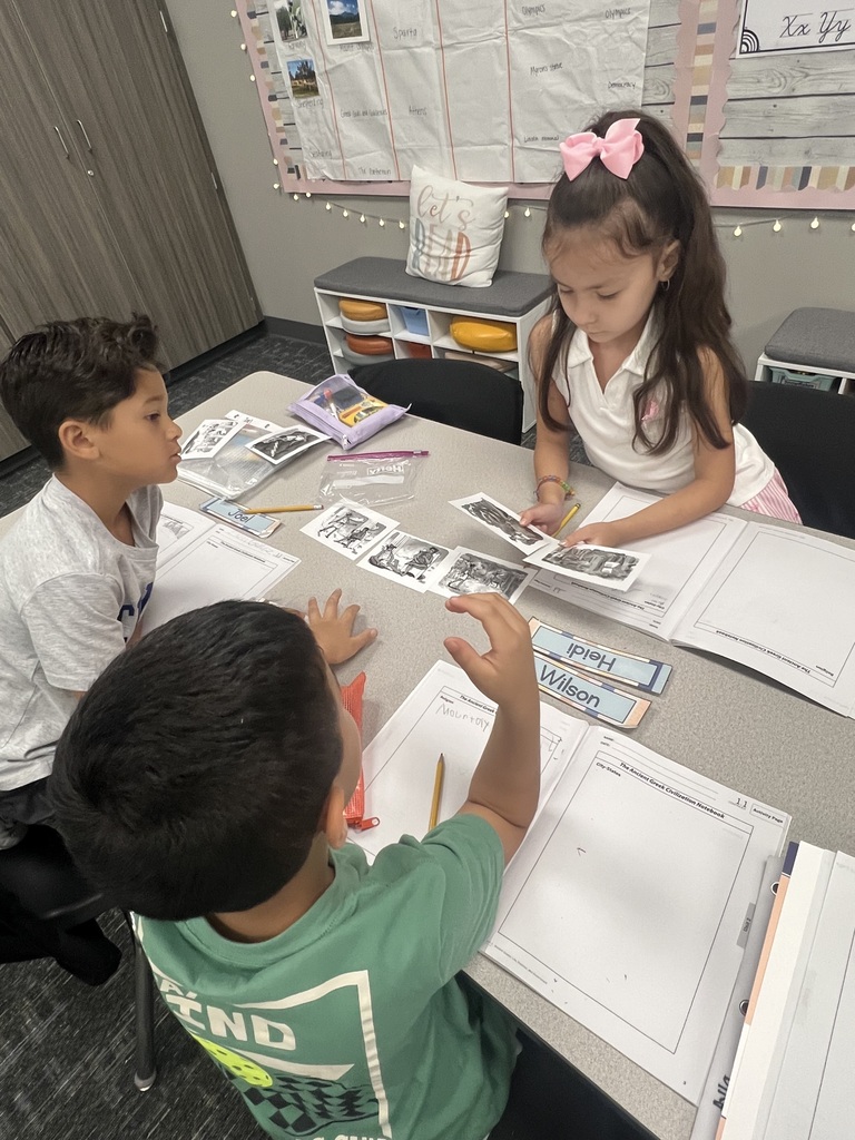 2nd Graders retelling a story
