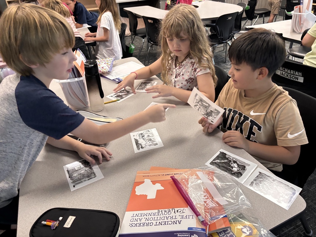 2nd Graders retelling a story