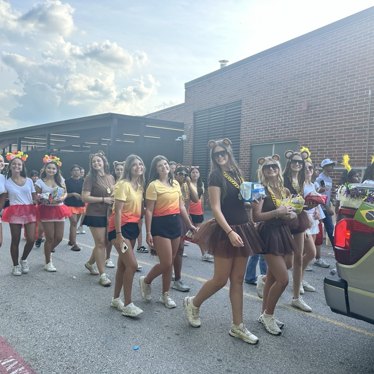 TWHS Homecoming Red and Green Parade! 