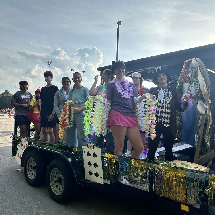 TWHS Homecoming Red and Green Parade! 