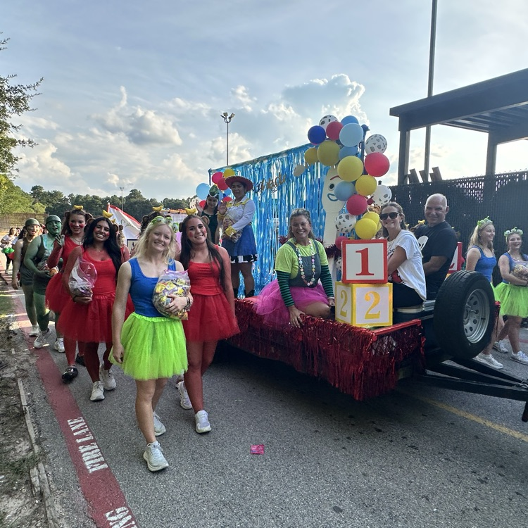 TWHS Homecoming Red and Green Parade! 