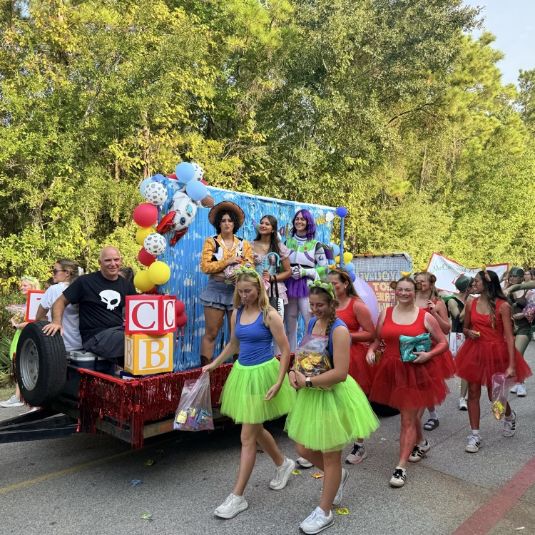 TWHS Homecoming Red and Green Parade! 