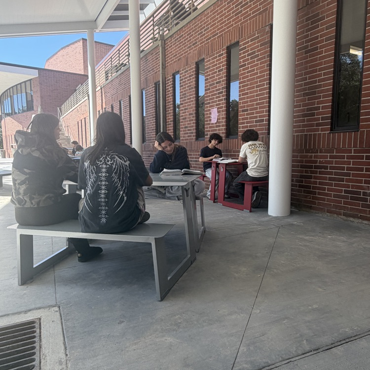 Mrs. Ballard’s junior English students enjoying the new outdoor spaces and the fall weather! Today we read Emerson’s Nature while enjoying nature. ☀️🍁🍂🍃