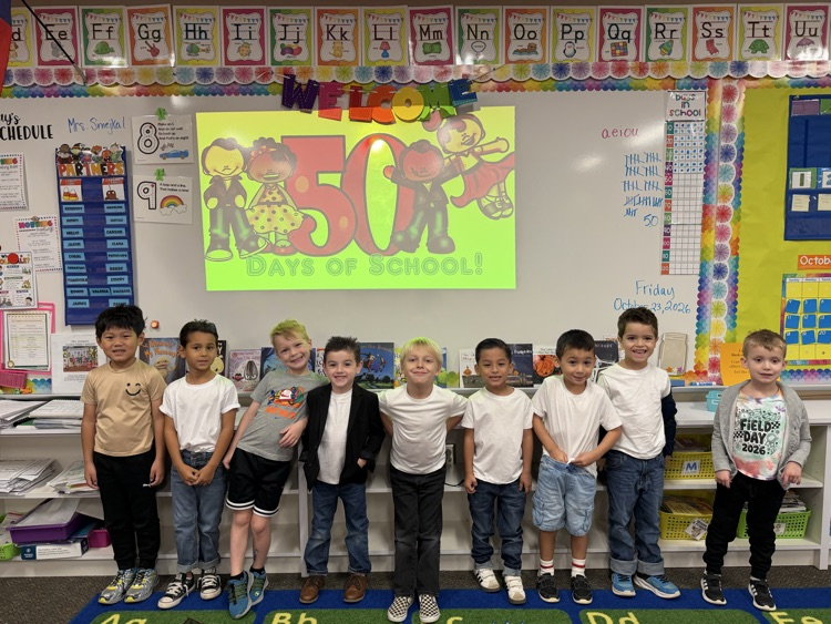 kids celebrating 50th day
