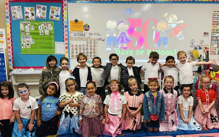 kids celebrating 50th day