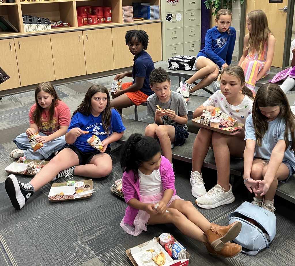 working lunch for singers