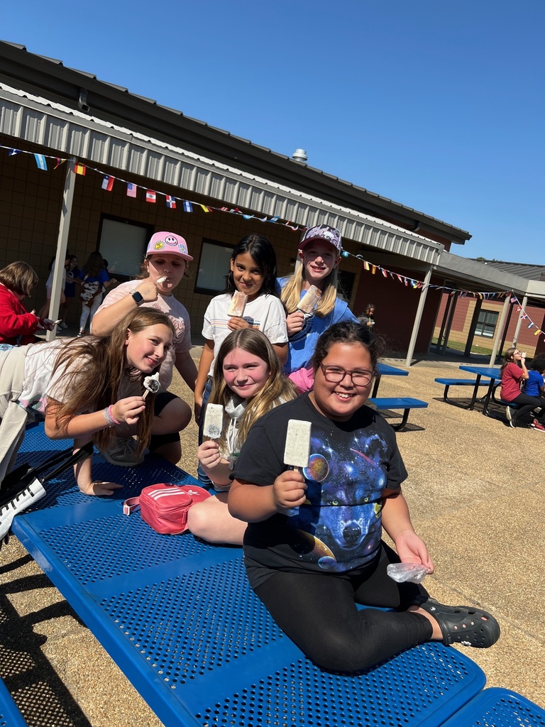 Friday was a beautiful day to celebrate Hispanic Heritage Month. Good music, food, and games!