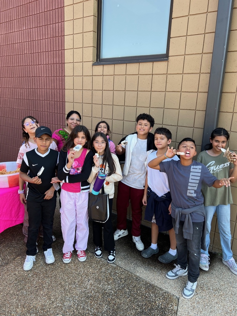 Friday was a beautiful day to celebrate Hispanic Heritage Month. Good music, food, and games!