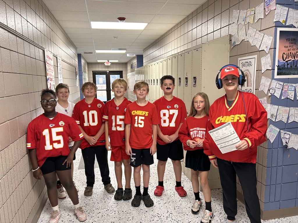 Red Ribbon Day 1 Be Famous - Dress like a Hollywood star, tv star, or famous person.