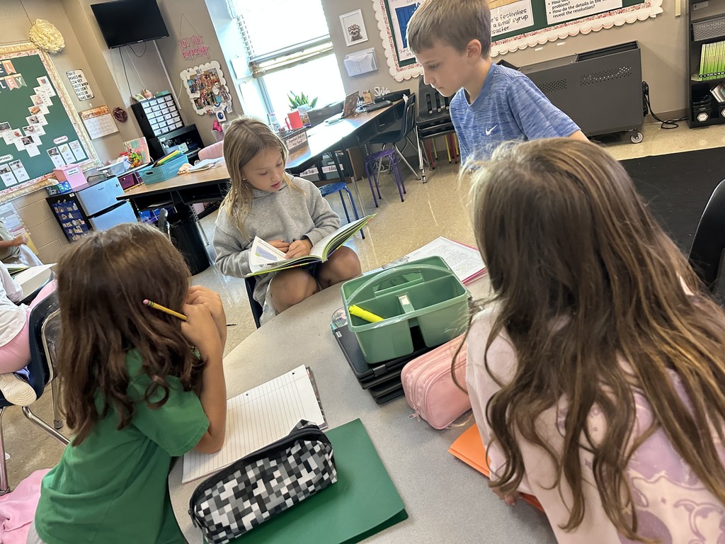 Mrs. Rogoff’s class worked on their dictionary skills together as teams today. 