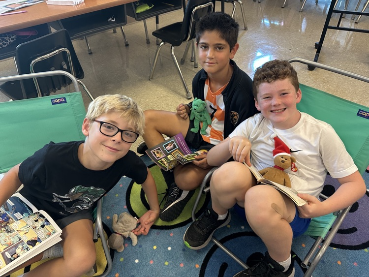 Mrs. Kingsbury’s class had fun reading with their bear buddies today!