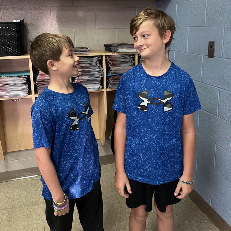 matching shirts in fourth grade