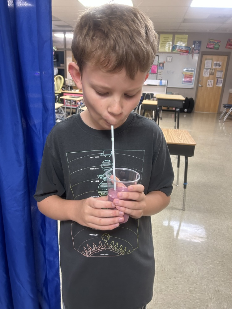 students making smoothies
