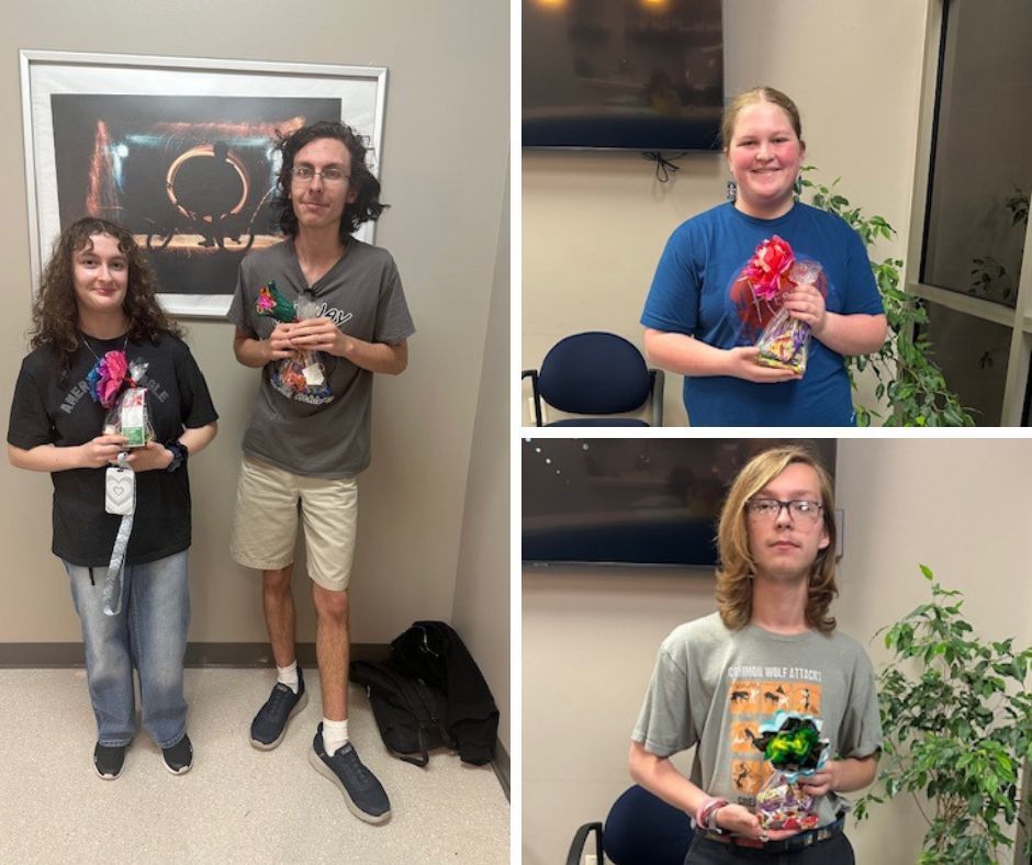 Students who won the hispanic heritage month trivia.