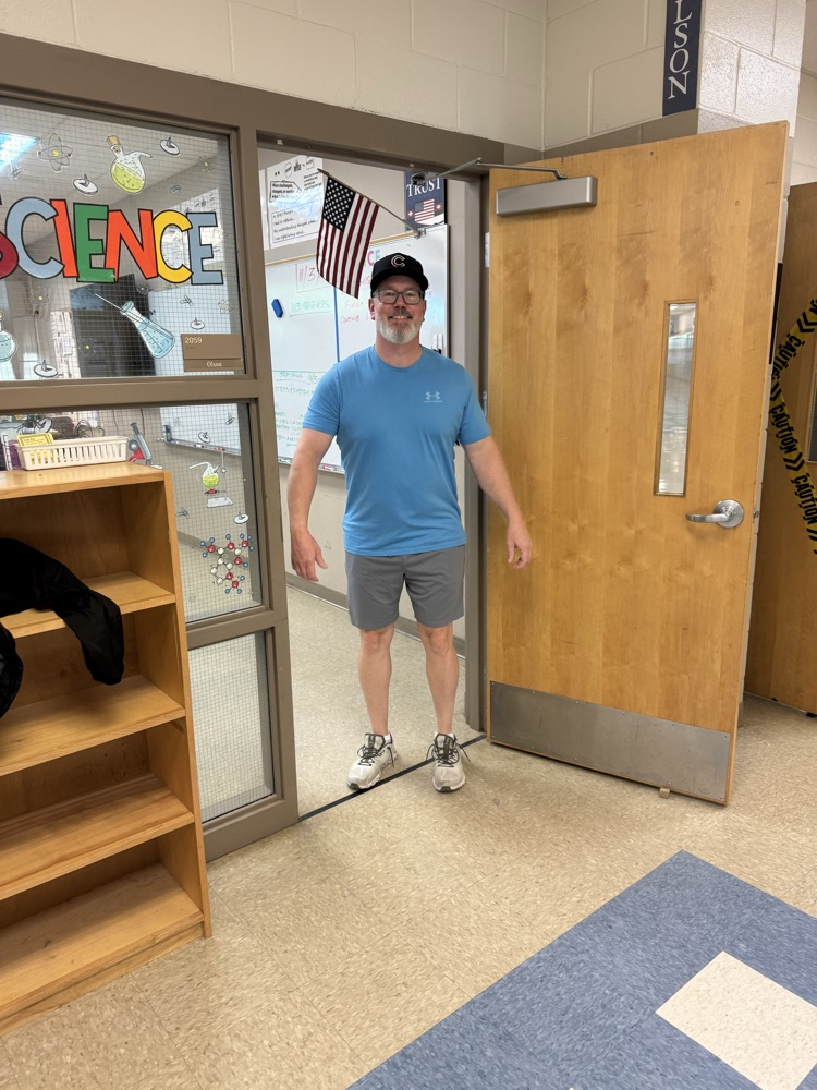 teachers dressing like middle school students