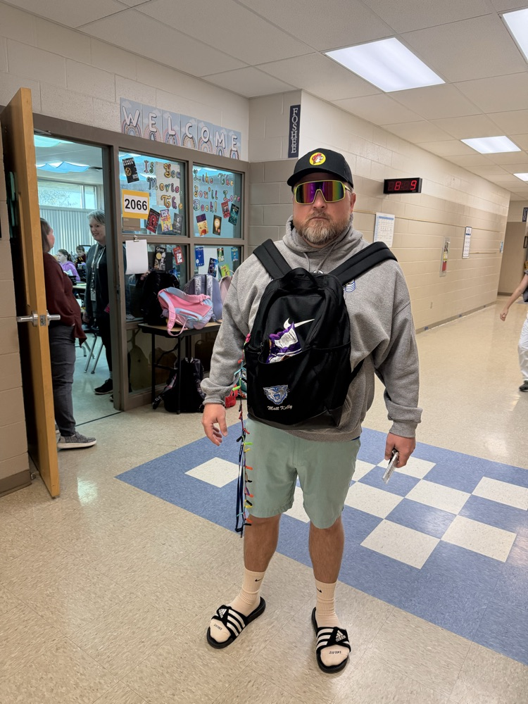 teachers dressing like middle school students