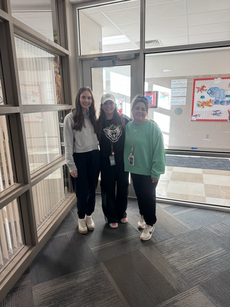 teachers dressing like middle school students