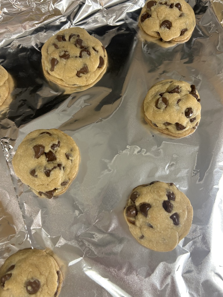 students baking cookies