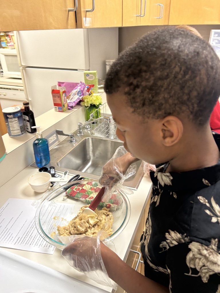 students baking cookies