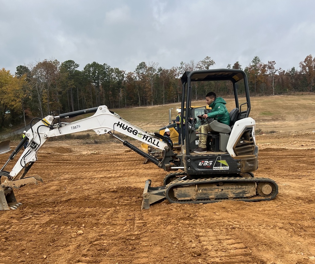 Big machines and even bigger career goals! 🚜💥 Our Transition classes took a trip to the Heavy Equipment Operating Academy in Bee Branch to explore what it takes to train and work in this exciting field.