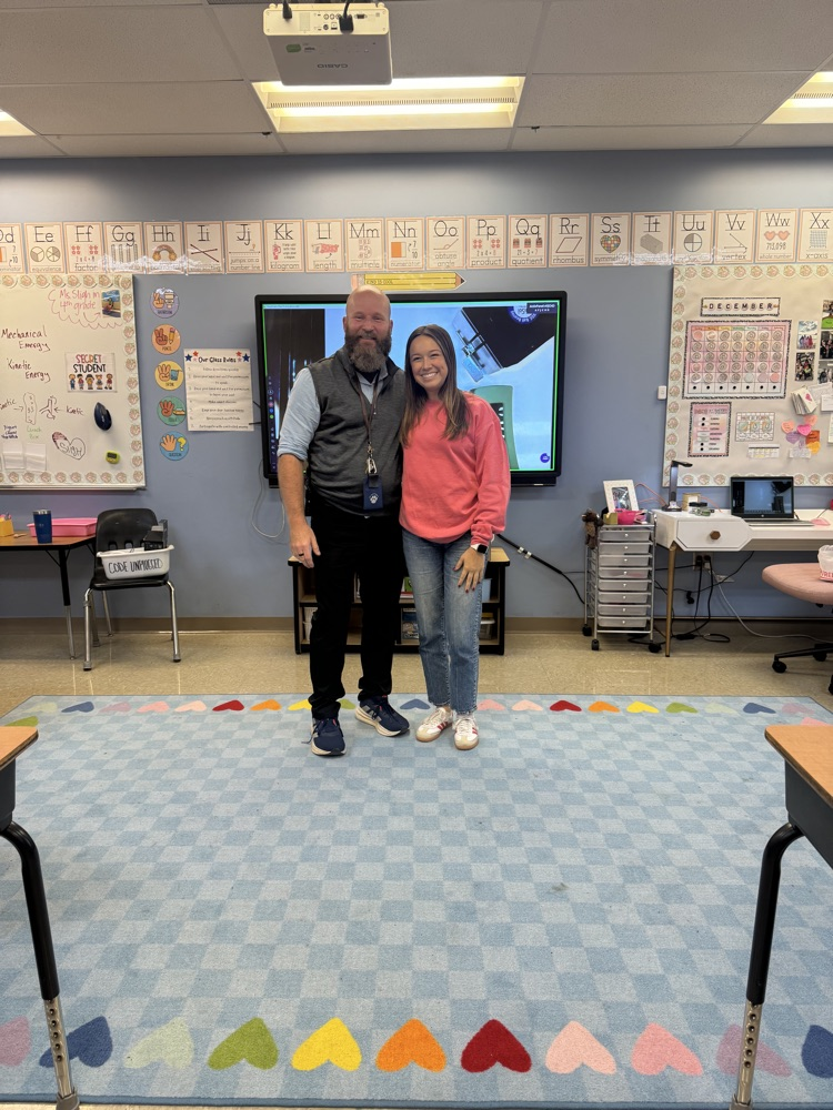 Ms. Sligh’s class had such a sweet surprise getting to learn from Mr. Raup from Ellen Smith who was Ms. Sligh’s first grade teacher! They had so much fun and loved getting to create their own circuits💙🧑‍🔬🤩